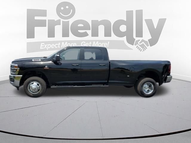 New 2026 Diamond Black Crystal Pearl-Coat Exterior Paint RAM Tradesman image 2