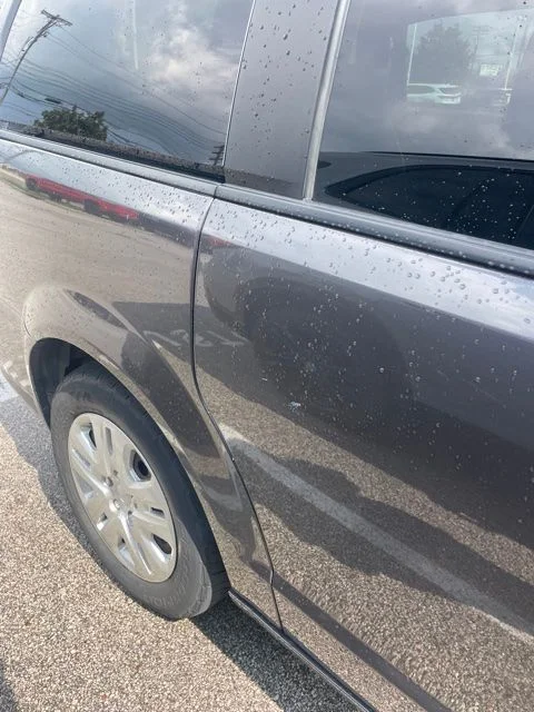 Used 2018 Gray Dodge SE image 9