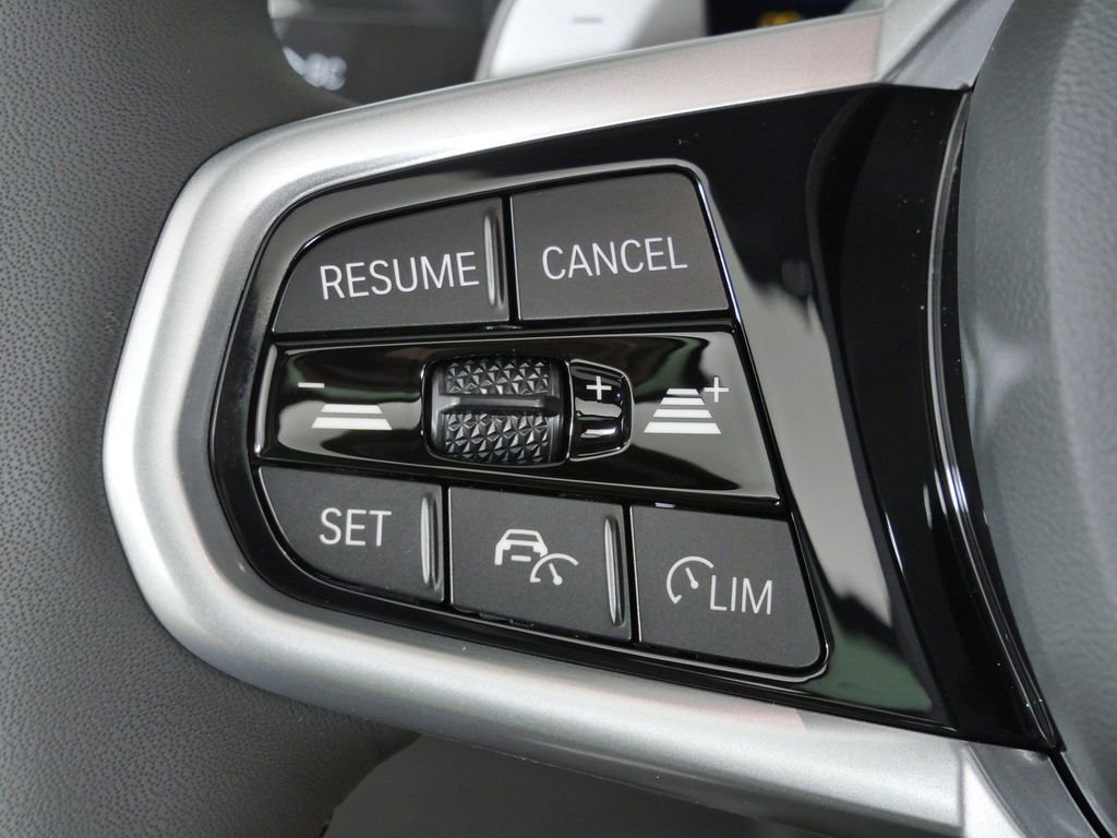 New 2026 Black Sapphire Metallic BMW 330i xDrive image 39