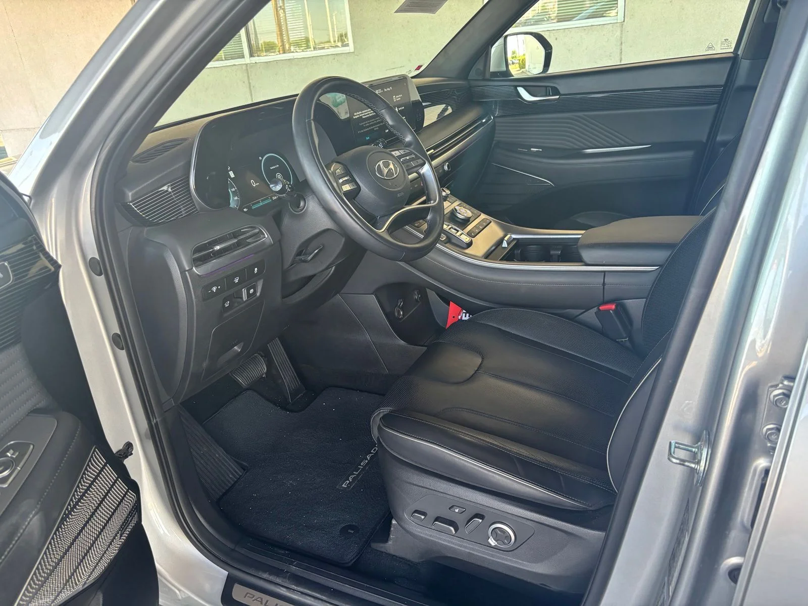 Used 2023 Silver Hyundai Calligraphy image 8