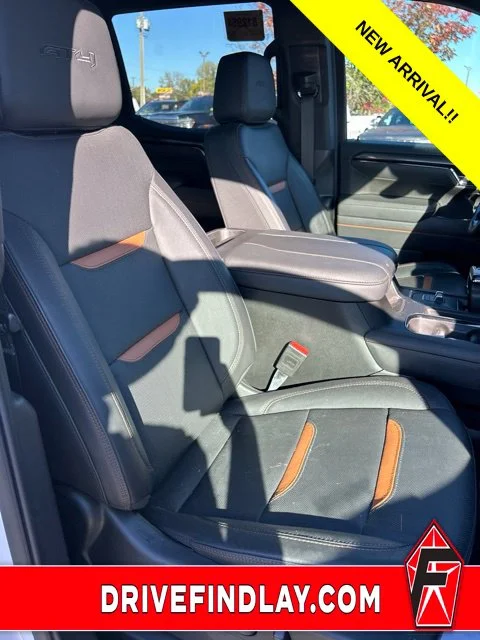 Used 2025 White GMC AT4 image 6