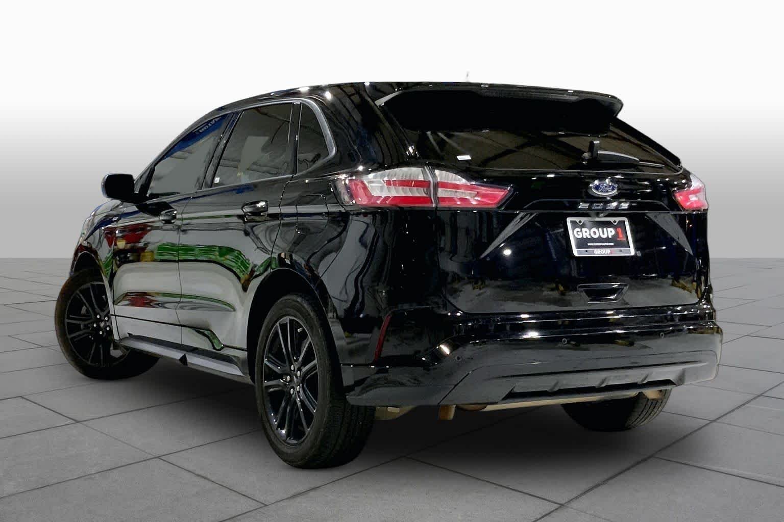 Used 2022 Agate Black Metallic Ford ST-Line image 12