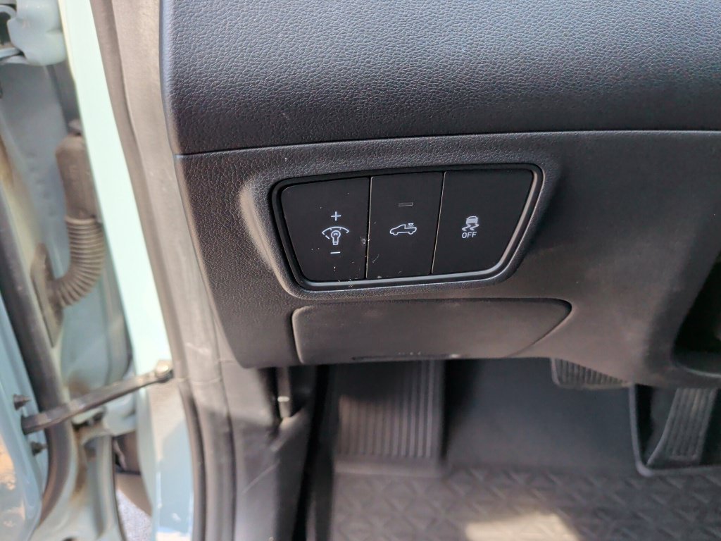 Used 2023 Blue Stone Hyundai SEL image 15