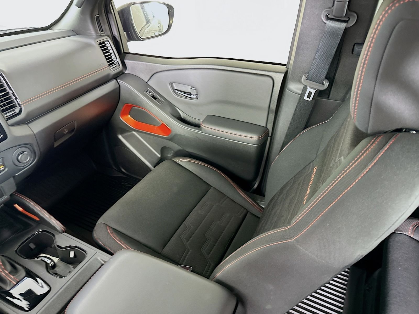 Used 2022 Boulder Gray Pearl Nissan PRO-4X image 22