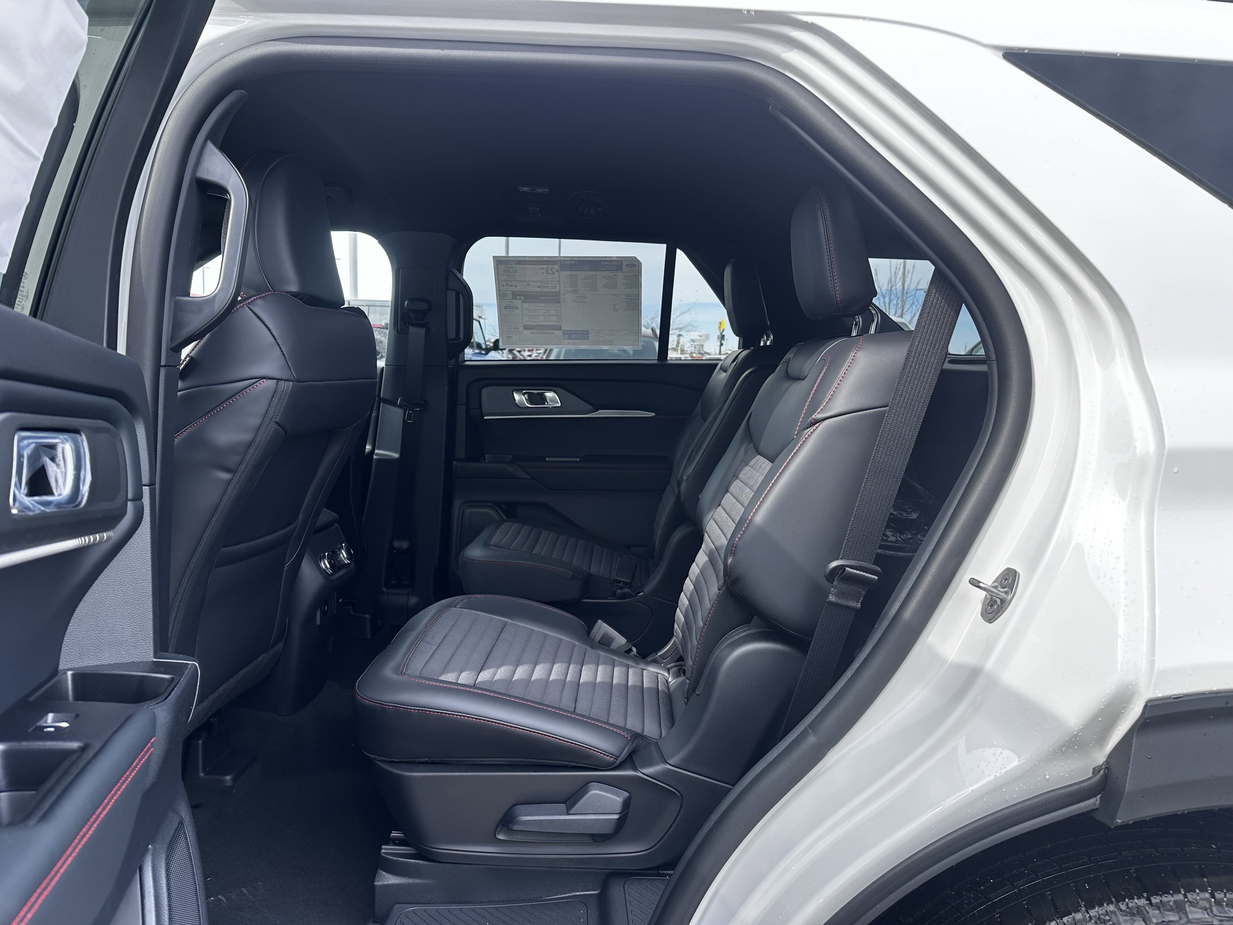 New 2026 Star White Metallic Tri-Coat Ford ST-Line image 6