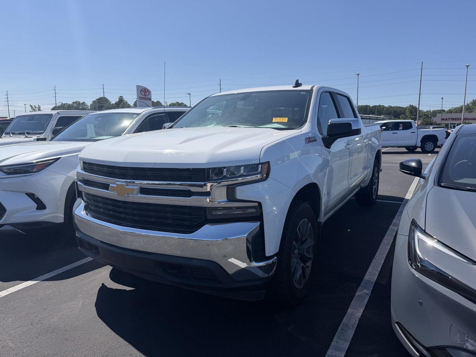 Used 2020 Summit White Chevrolet LT image 3