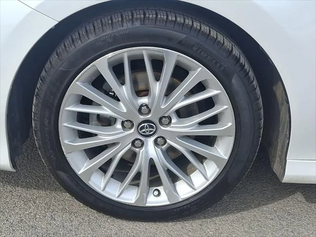 2020 Toyota Camry XLE - Photo 11