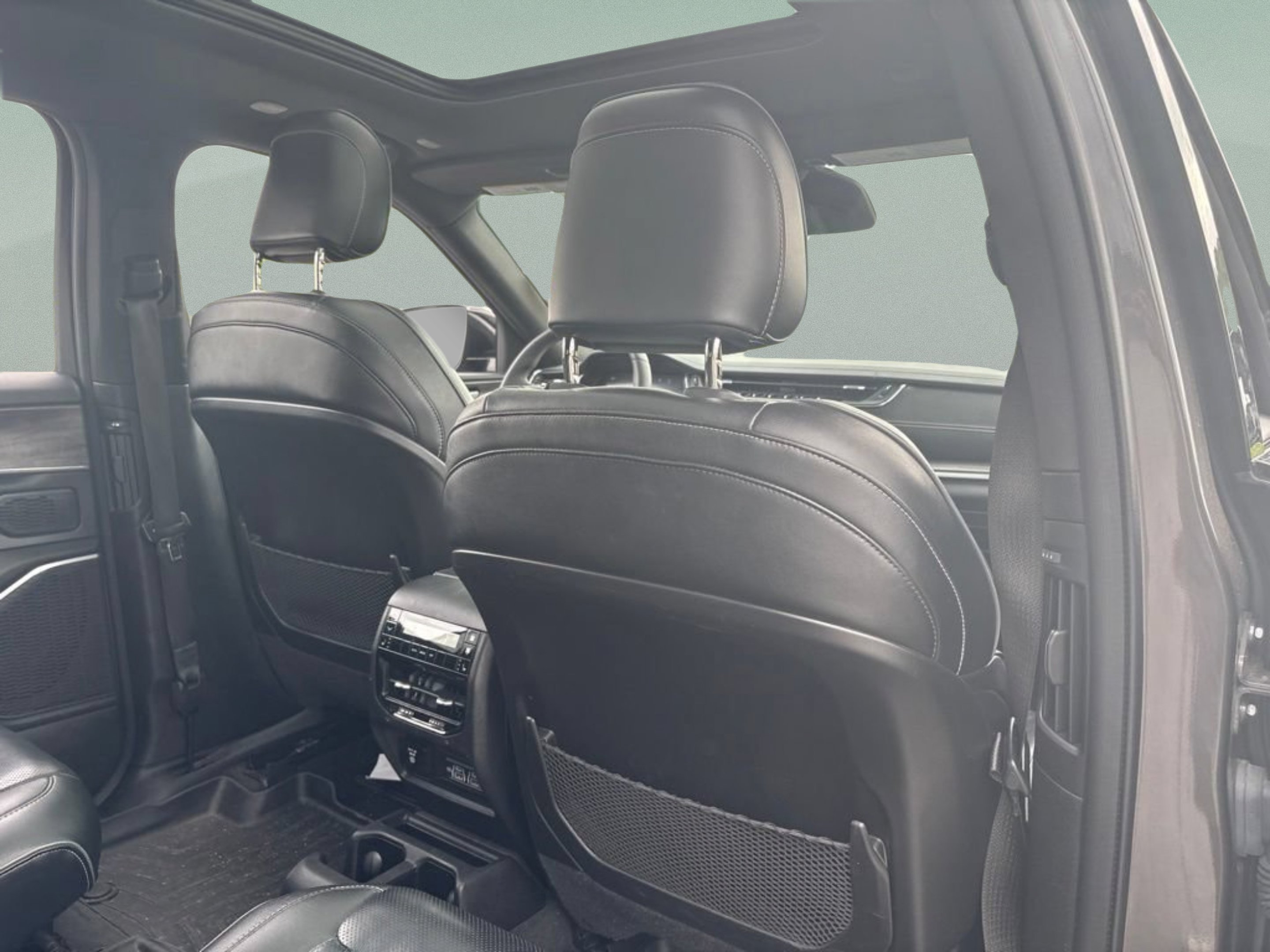 Used 2023 Baltic Gray Metallic Clearcoat Jeep Overland image 28
