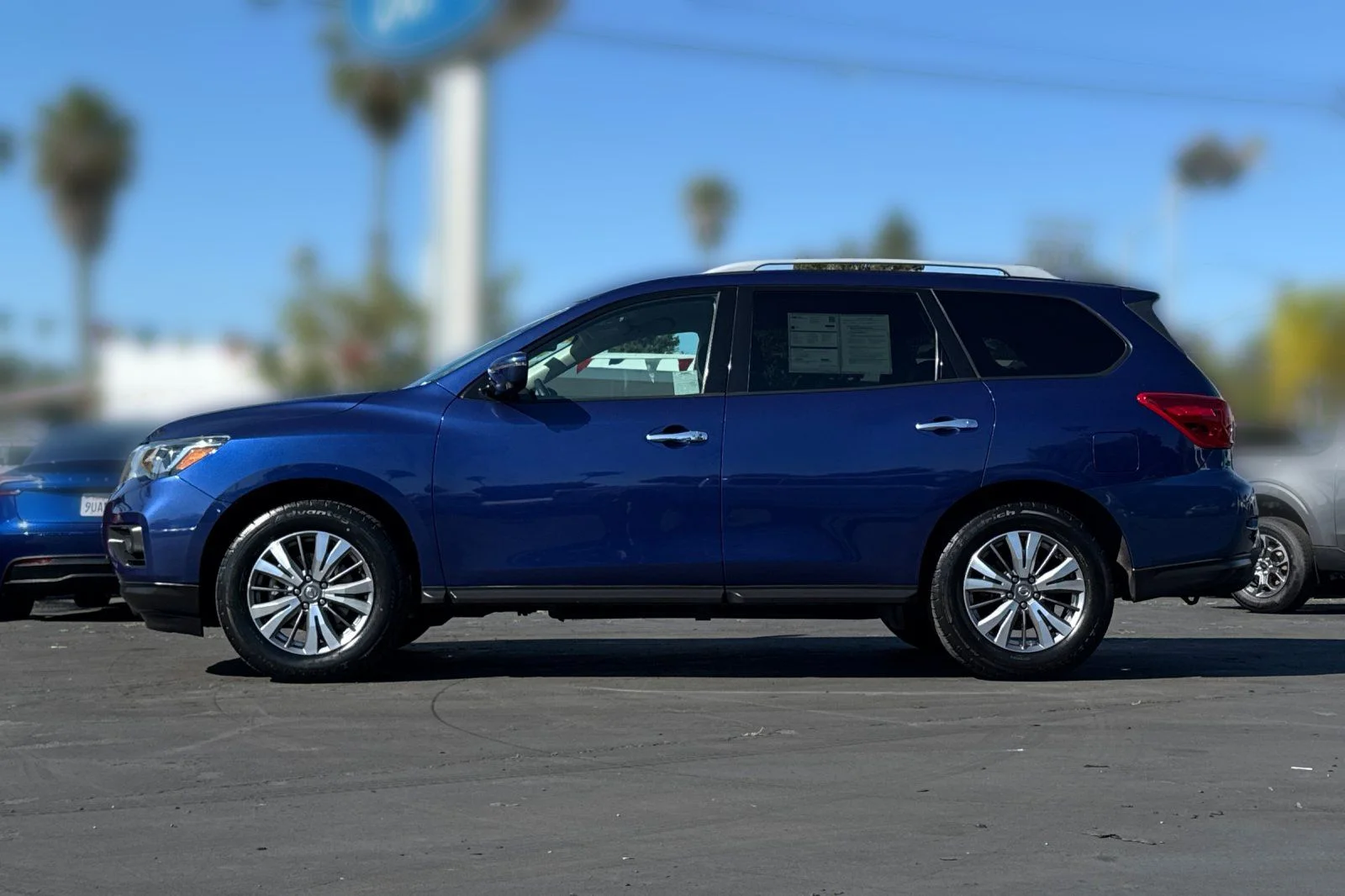 Certified Used 2020 Caspian Blue Metallic Nissan SL image 33