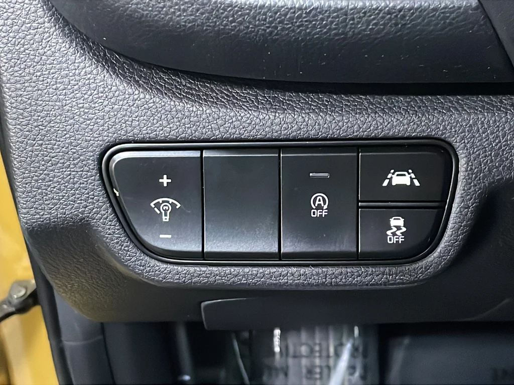 Used 2021 Yellow Kia SX image 28