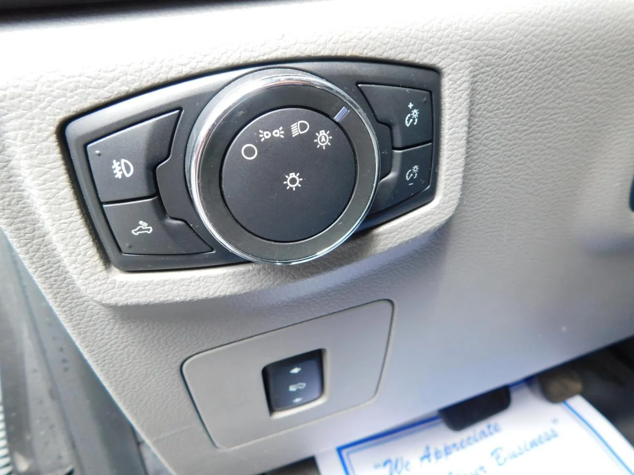 Used 2016 Magnetic Ford 4WD SuperCab 145 in XLT image 22