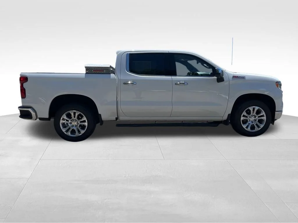 Used 2024 Summit White Chevrolet LTZ image 6