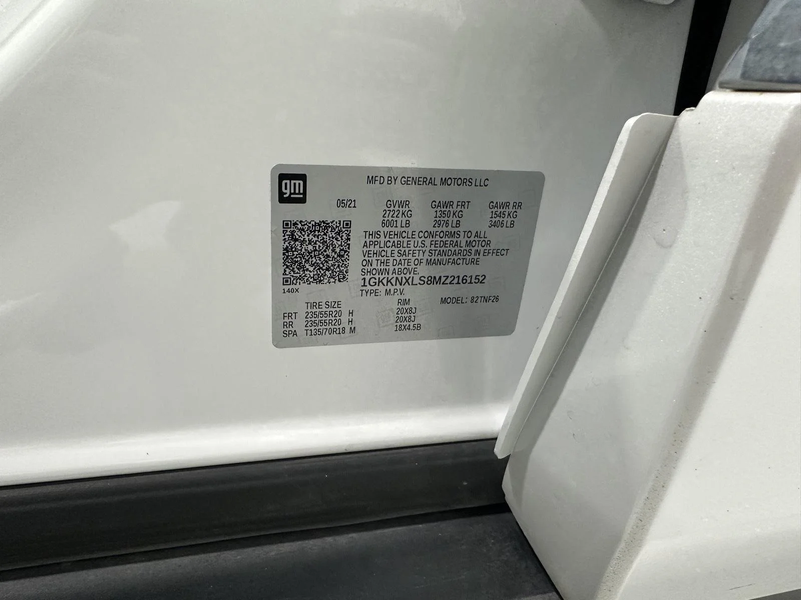 Used 2021 WHITE FROST TRICOAT GMC Denali image 33