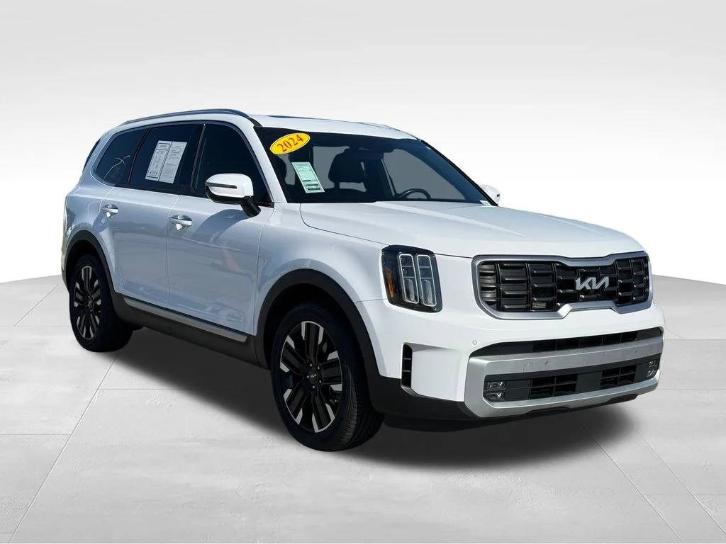 Used 2024 White Kia SX image 30