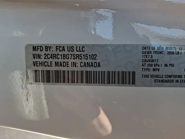 Used 2025 White Chrysler Select image 27