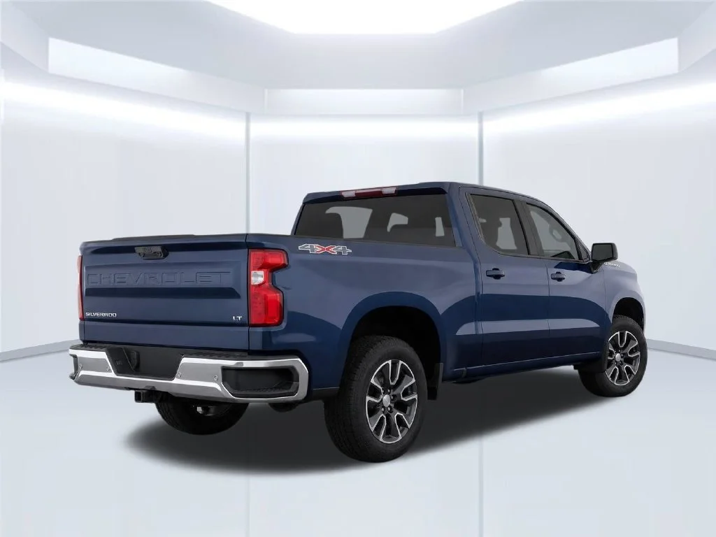 Used 2023 Blue Chevrolet LT image 4