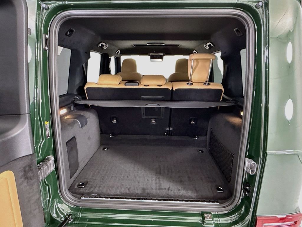 New 2027 MANUFAKTUR Deep Green Mercedes-Benz G 580 image 27