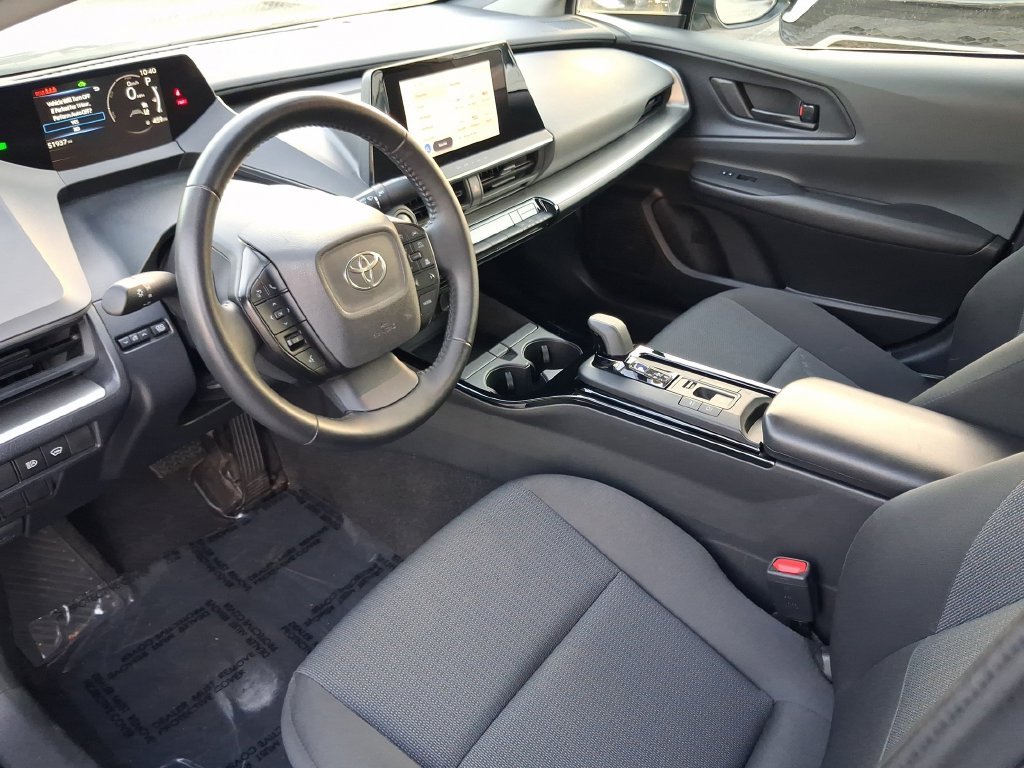 Used 2025  Toyota LE image 16