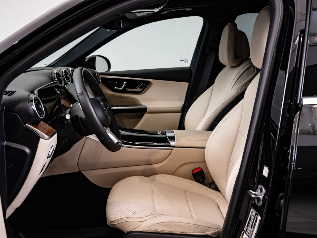Used 2026 Black Mercedes-Benz GLC 300 image 22