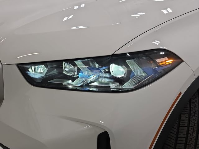 Certified Used 2026 Alpine White BMW xDrive40i image 27