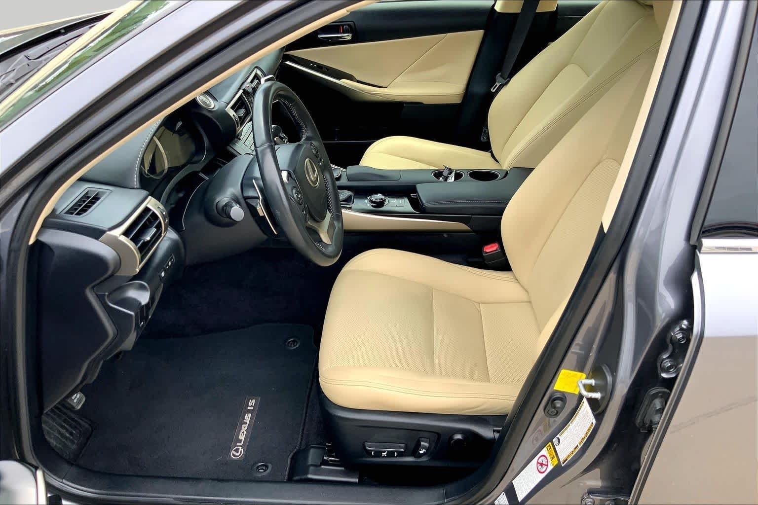Used 2014 Nebula Gray Pearl Lexus  image 8