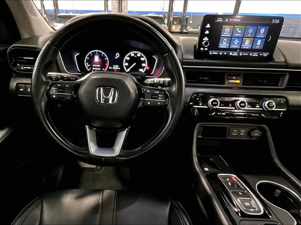 Used 2025 Black Honda EX-L image 18