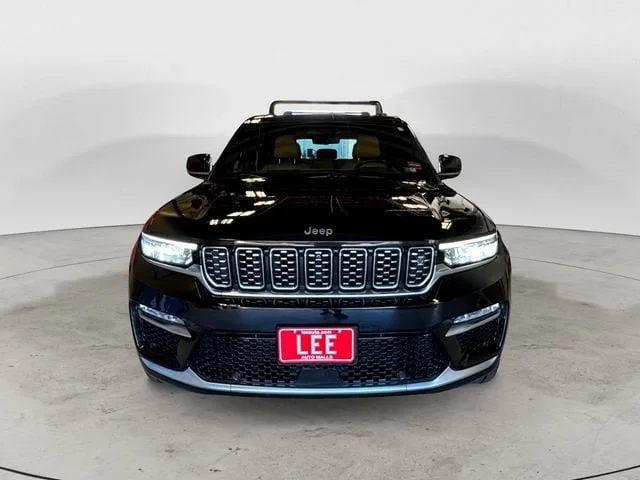 Used 2023 Black Jeep Summit Reserve 4x4 image 9