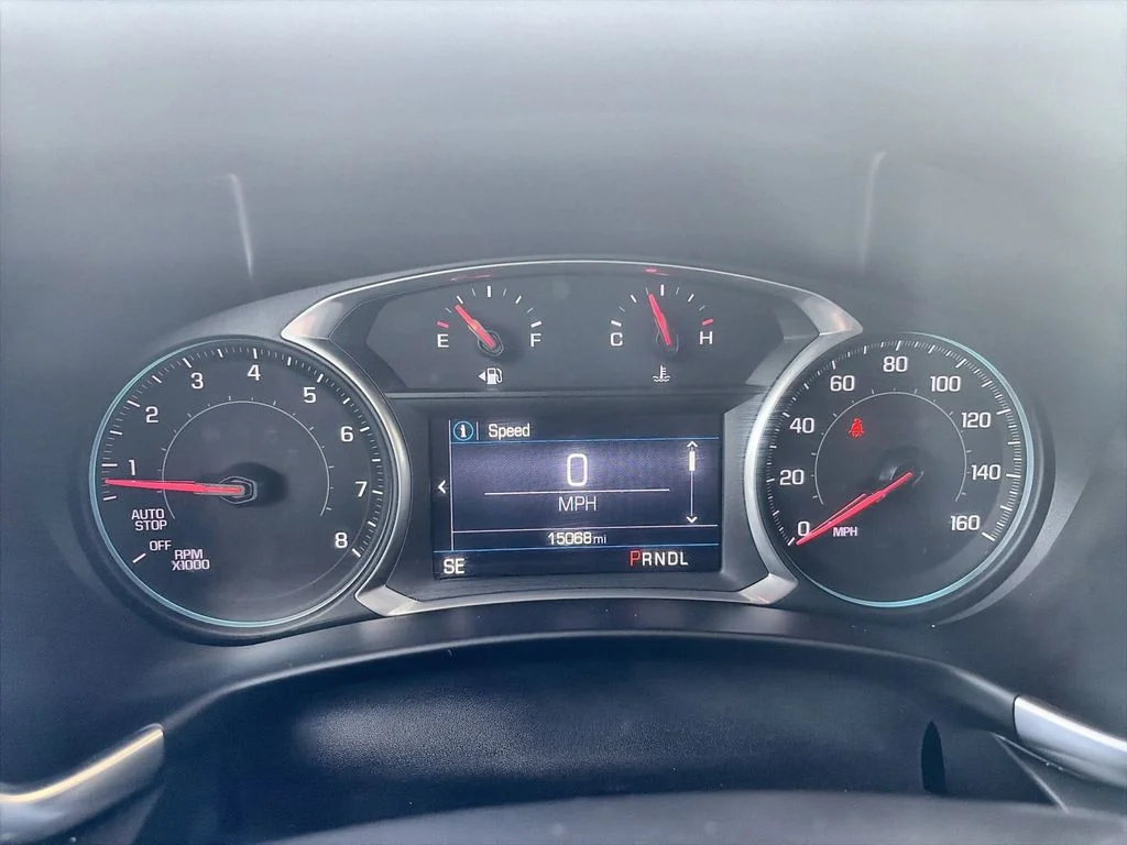 Used 2022 White Chevrolet LT image 11