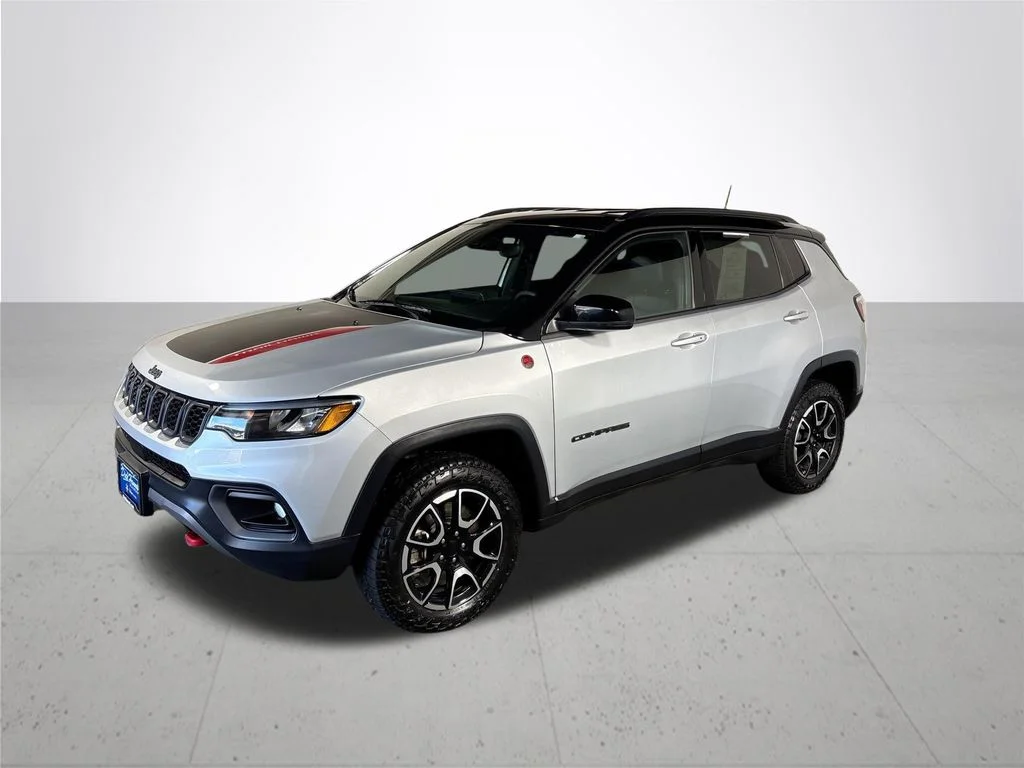 Used 2024 Silver Jeep Trailhawk image 2