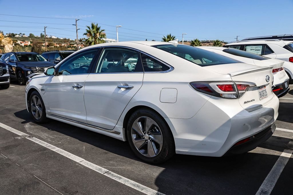 Used 2017 White Hyundai Limited image 6