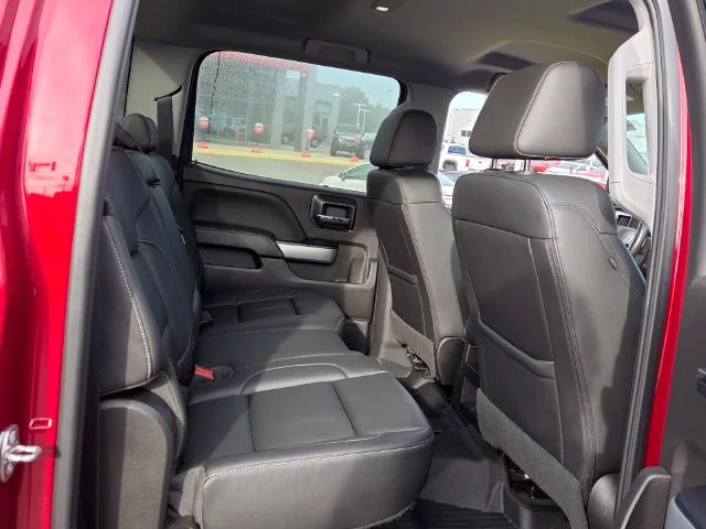 Used 2018 Red Chevrolet LT image 17