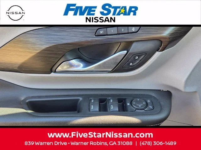 Used 2023 Silver GMC SLT image 31