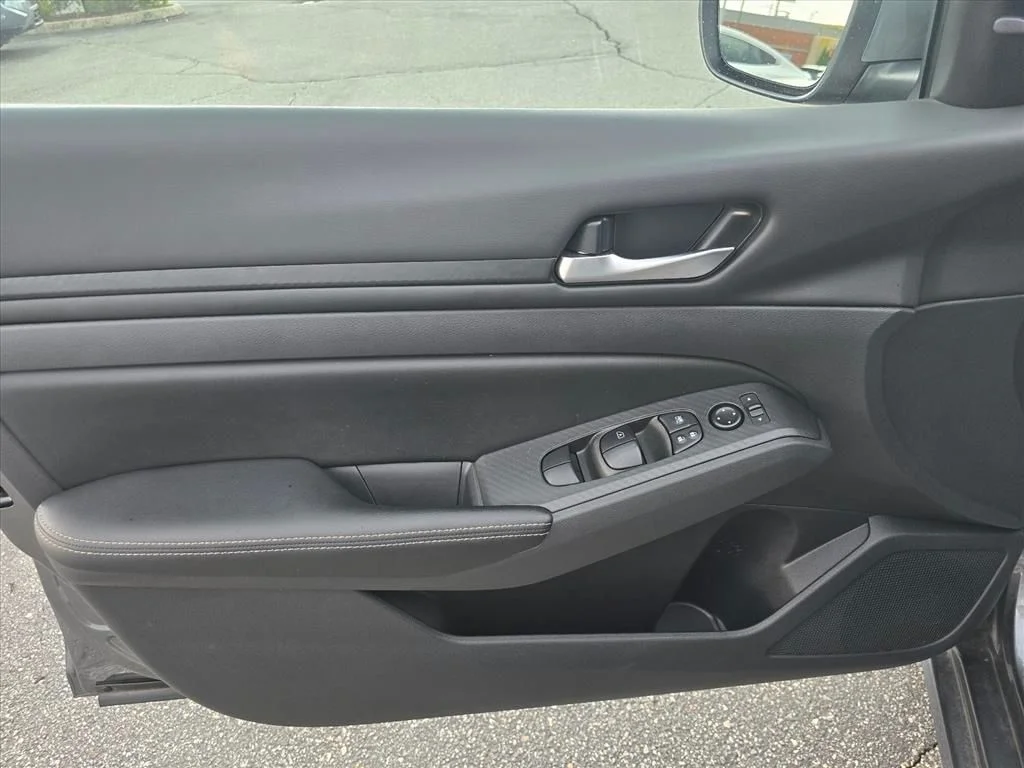 Used 2024 Gray Nissan 2.5 SV image 11