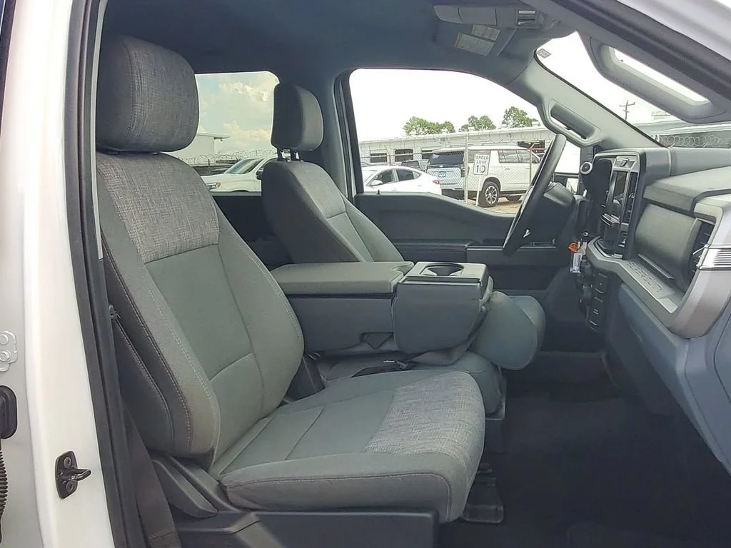 Used 2025 White Ford XL image 33