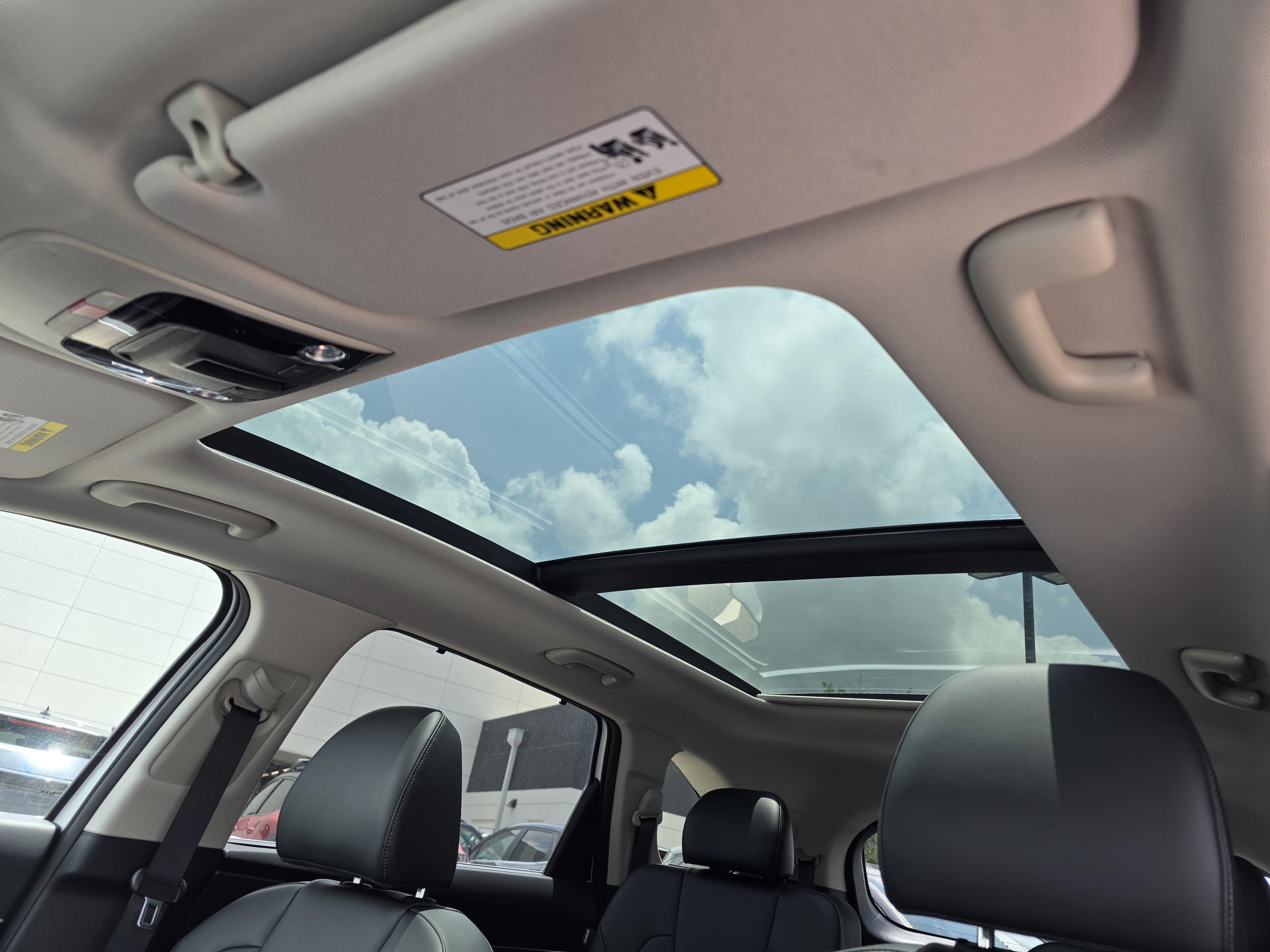 New 2026 Glacial White Pearl Kia SX image 17