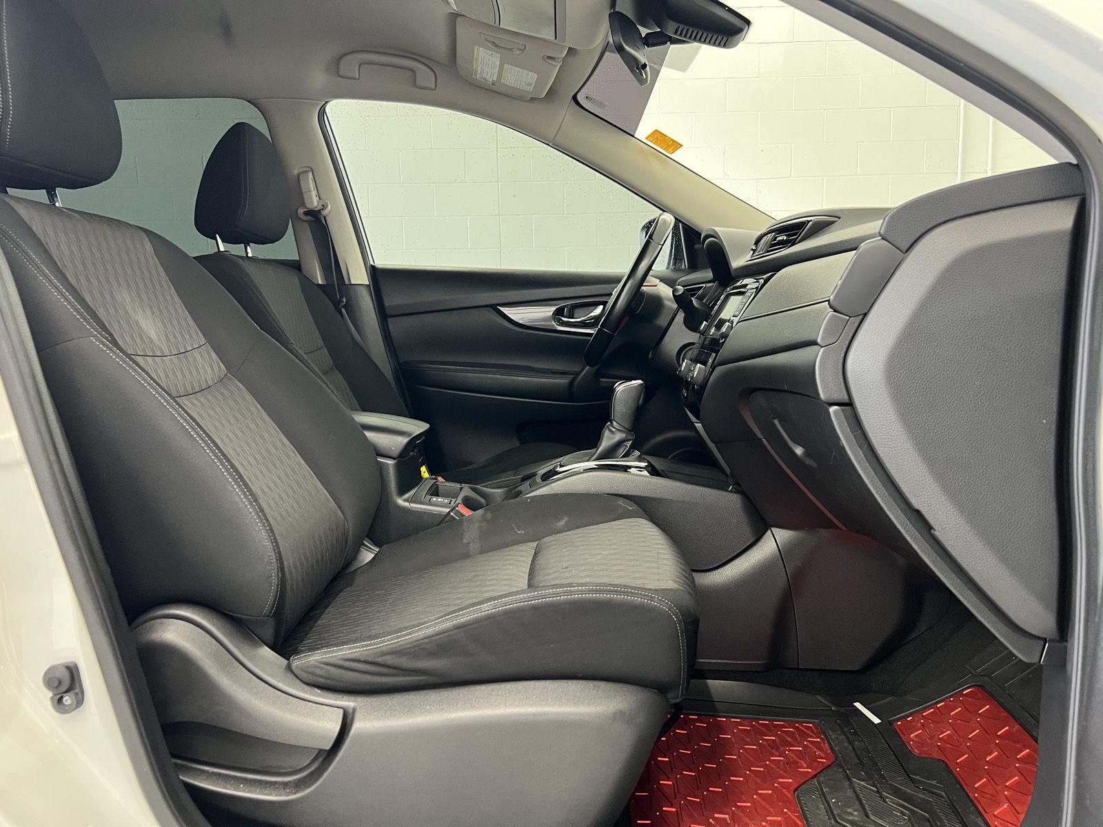 2020 Nissan Rogue SV - Photo 27