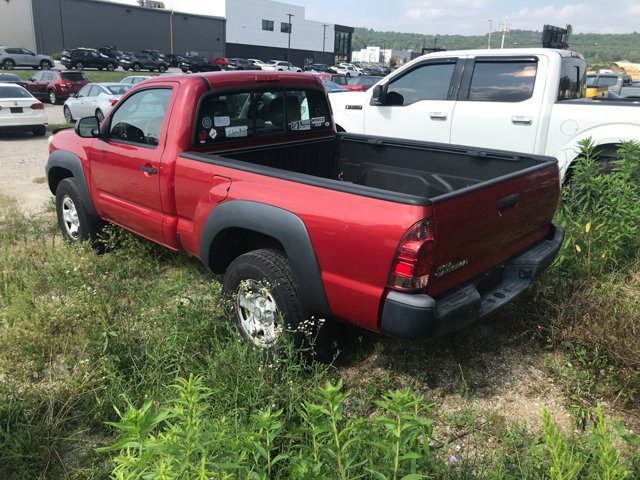 Used 2013 Red Toyota  image 3