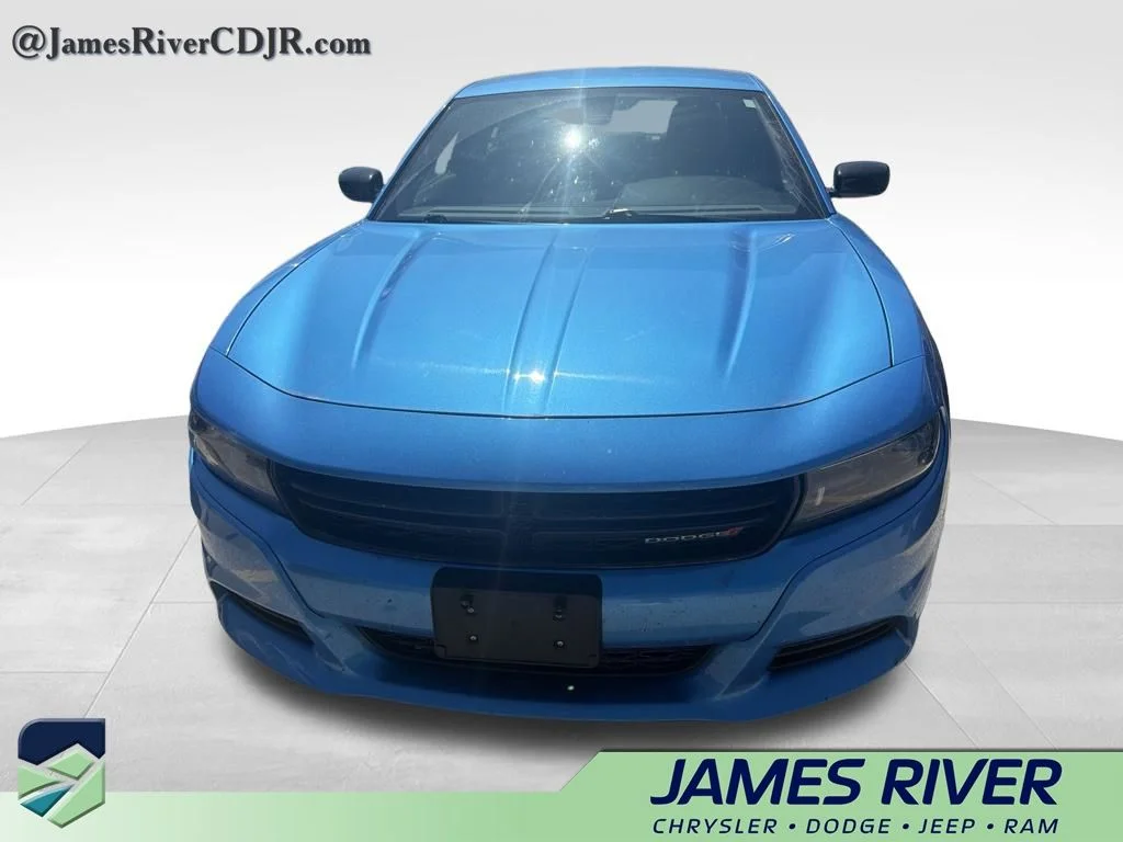 Used 2023 Blue Dodge SXT image 3