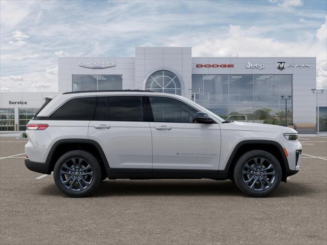New 2026 Bright White Clear-Coat Exterior Paint Jeep  image 47