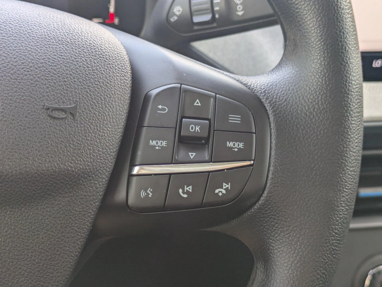 New 2026 Shadow Black Ford XLT image 31