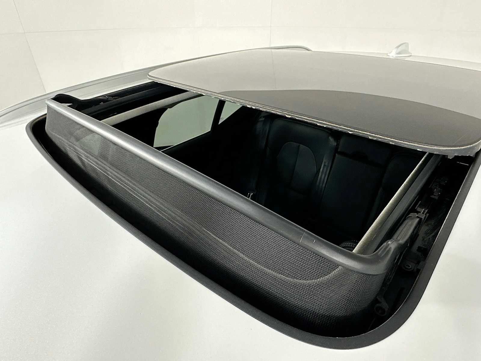 2025 Volvo XC40 Core - Photo 19