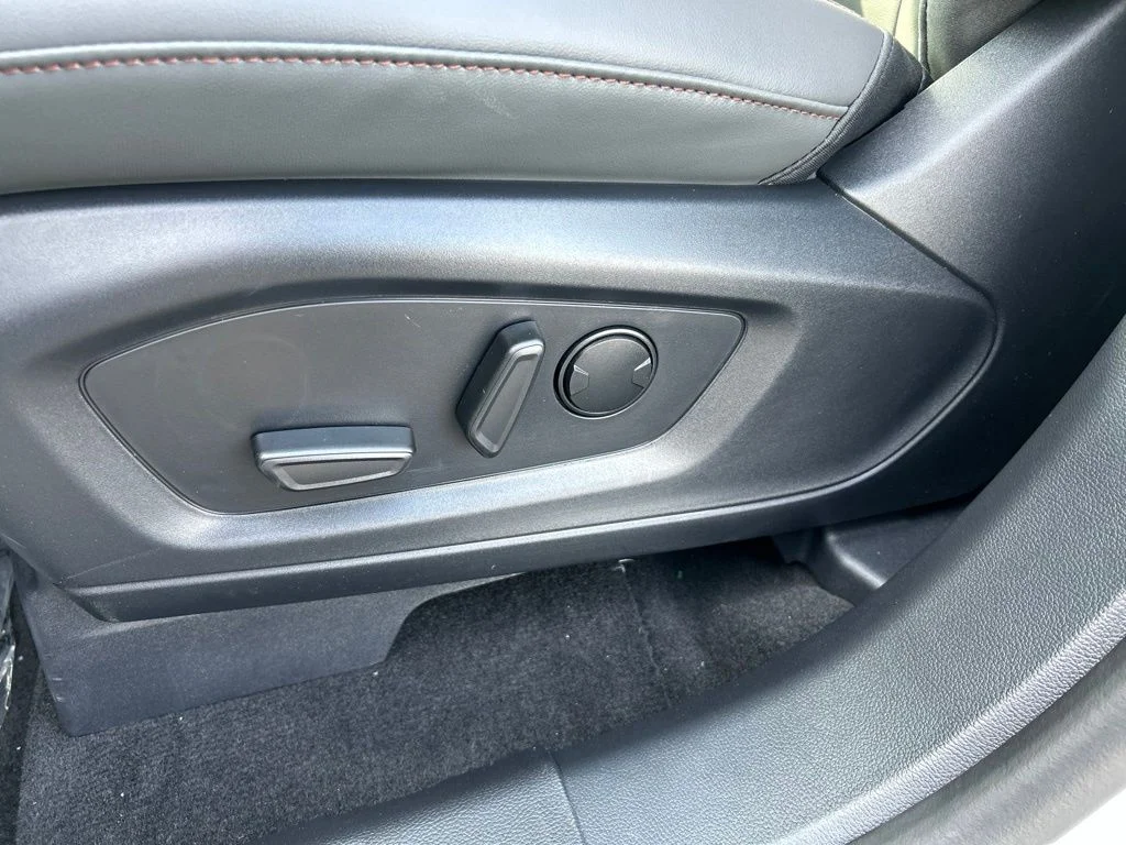 New 2026 Star White Metallic Tri-Coat Ford Active image 13