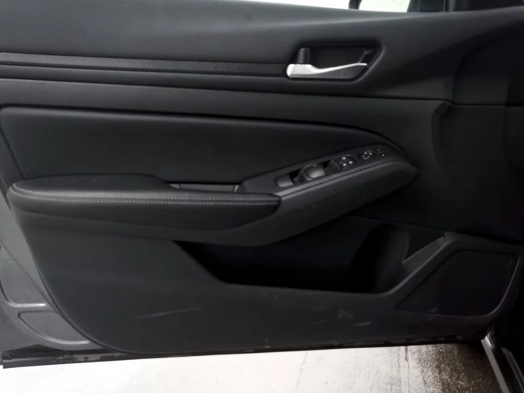 Used 2025 Gun Metallic Nissan SV image 6