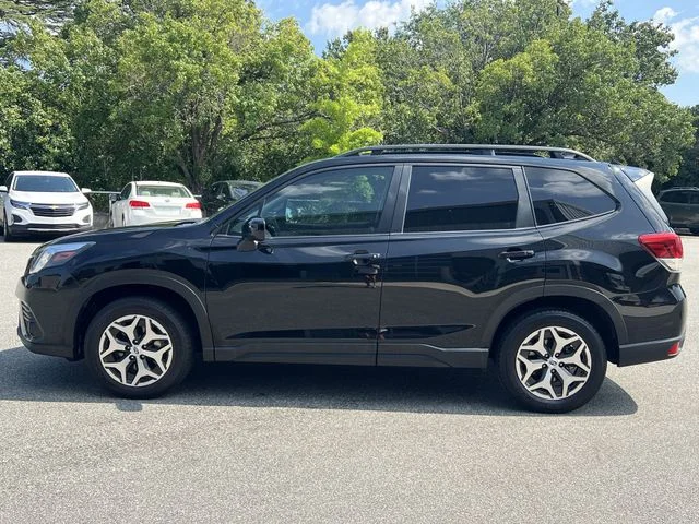 Used 2023 Black Subaru Premium image 10