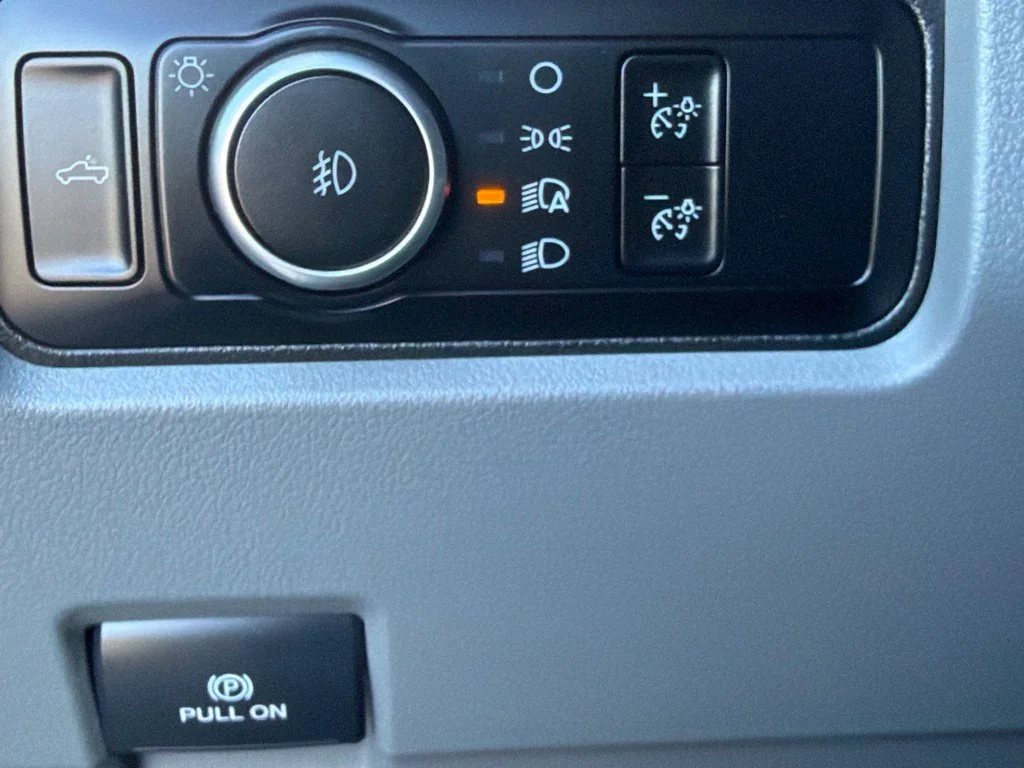 Used 2024 Oxford White Ford XLT image 22