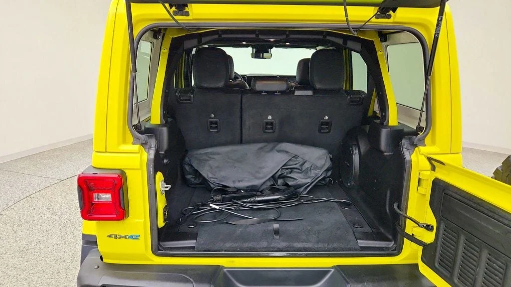 Used 2024 High Velocity Clearcoat Jeep Rubicon X 4x4 w/ Sky One-Touch Power Top & Nappa Leathe image 23