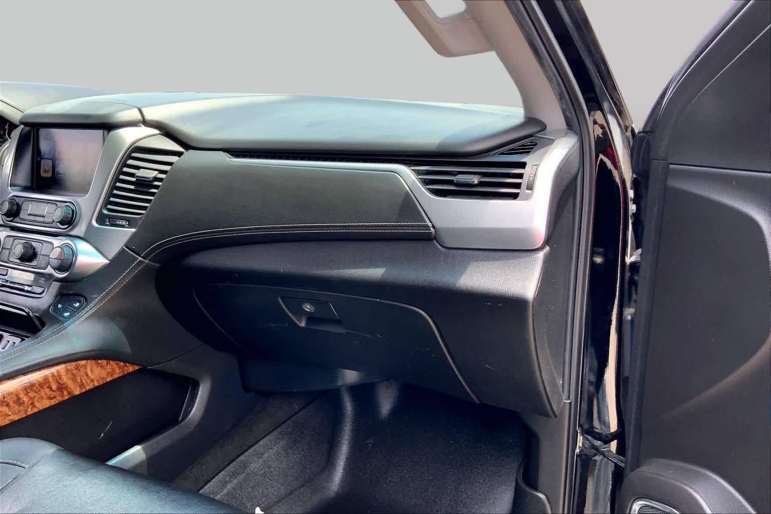 Used 2018 Black Chevrolet Premier image 18