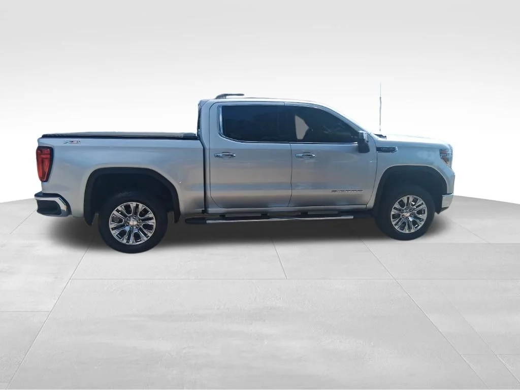 Used 2019 Silver GMC SLT image 4