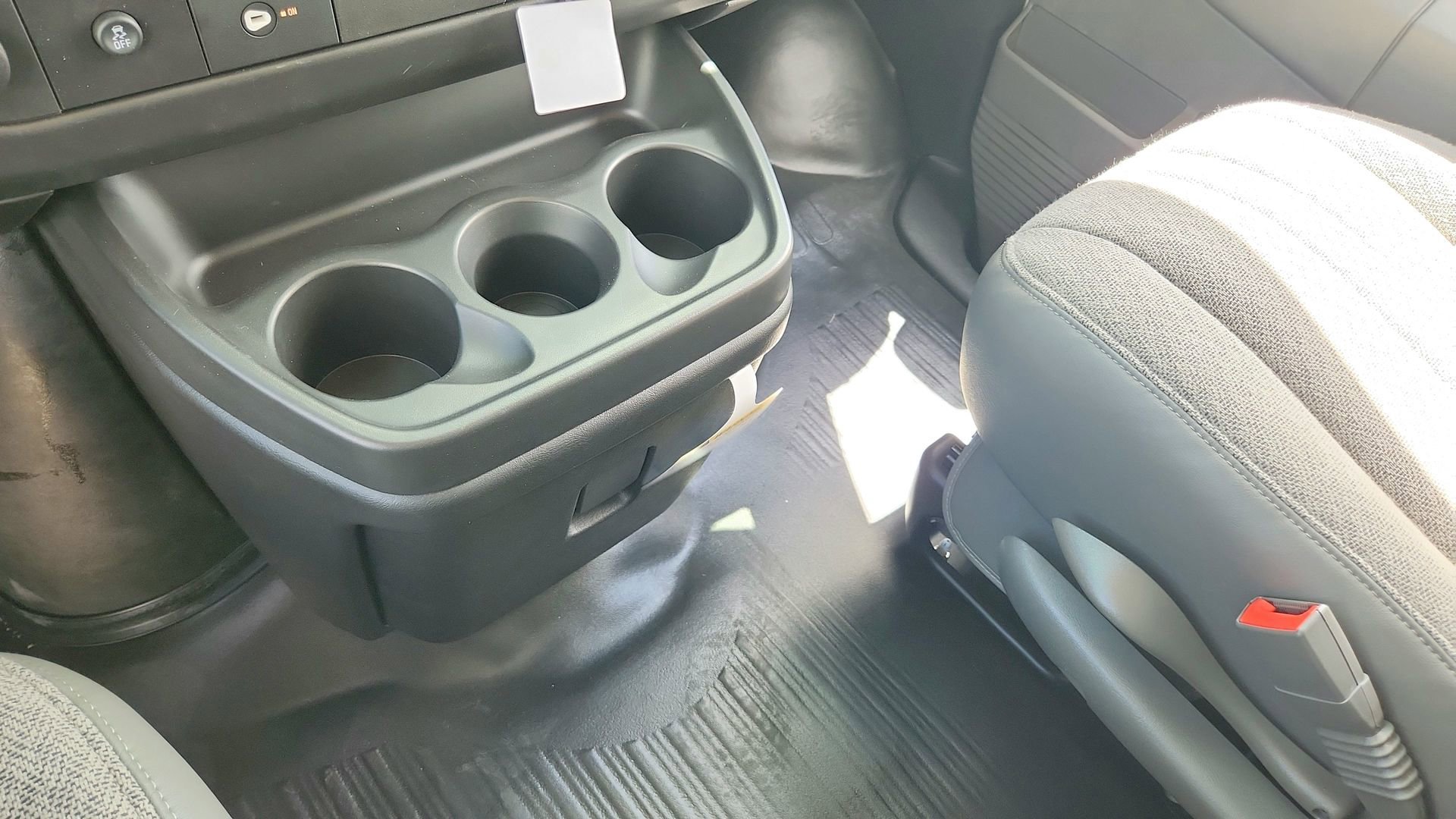 2026 Chevrolet Express Cargo Work Van - Photo 15