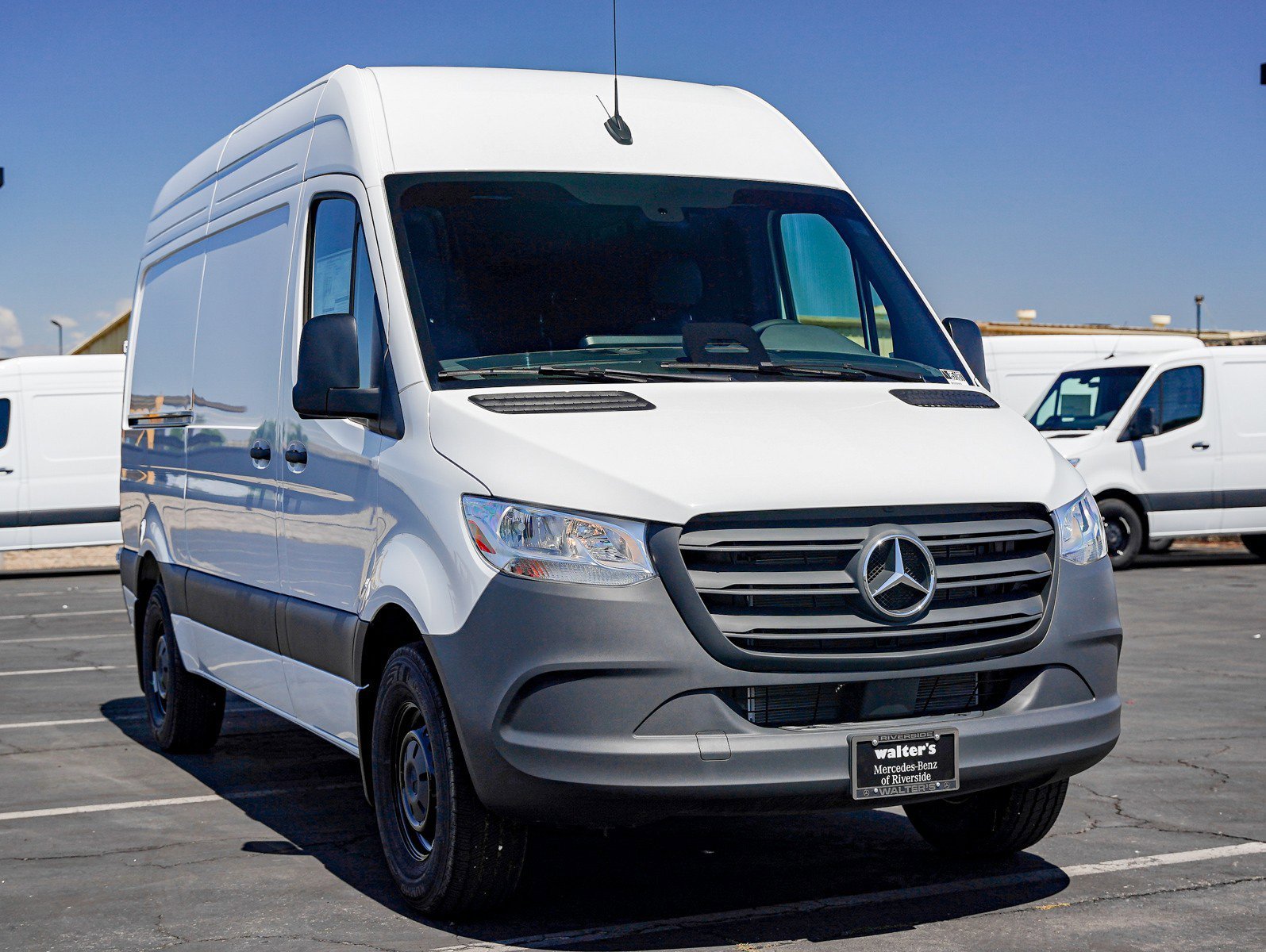 New 2025 Arctic White Mercedes-Benz 2500 High Roof I4 Diesel HO 144 RWD image 3